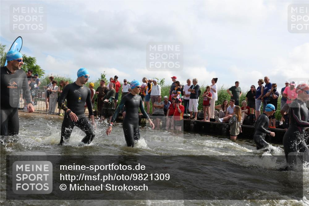 21.06.2026 - Viking Triathlon Michael Strokosch http://msf.ph/oto/9821309 21.06.2026 10:05:43 Schwimmen 45, 234, 316, 387, 393, 399, 471, 482, 528, 578, 663 meine-sportfotos.de