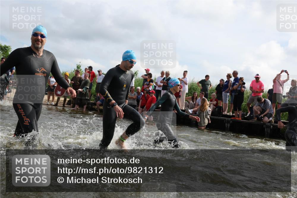 21.06.2026 - Viking Triathlon Michael Strokosch http://msf.ph/oto/9821312 21.06.2026 10:05:44 Schwimmen 45, 78, 183, 193, 234, 316, 387, 393, 399, 482, 528, 567, 578, 663 meine-sportfotos.de