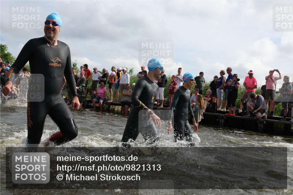 21.06.2026 - Viking Triathlon Michael Strokosch http://msf.ph/oto/9821313 21.06.2026 10:05:44 Schwimmen 45, 78, 183, 193, 234, 316, 387, 393, 399, 482, 528, 567, 578, 663 meine-sportfotos.de