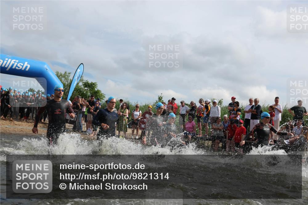 21.06.2026 - Viking Triathlon Michael Strokosch http://msf.ph/oto/9821314 21.06.2026 10:05:46 Schwimmen 45, 78, 160, 183, 193, 234, 316, 387, 393, 399, 482, 528, 567, 578, 663 meine-sportfotos.de