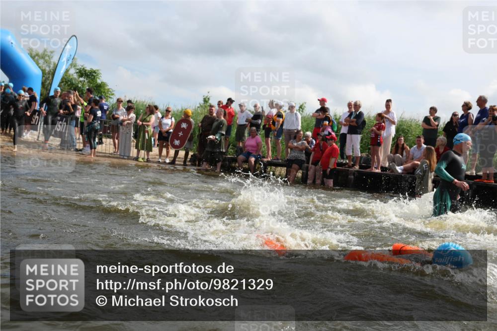 21.06.2026 - Viking Triathlon Michael Strokosch http://msf.ph/oto/9821329 21.06.2026 10:05:53 Schwimmen 45, 78, 156, 160, 183, 193, 282, 316, 393, 498, 505, 528, 563, 567, 578 meine-sportfotos.de