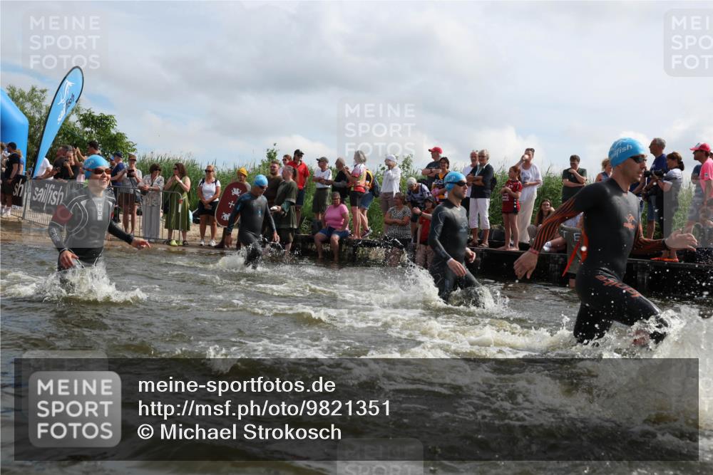 21.06.2026 - Viking Triathlon Michael Strokosch http://msf.ph/oto/9821351 21.06.2026 10:06:02 Schwimmen 91, 93, 147, 156, 173, 185, 259, 261, 273, 282, 405, 443, 498, 505, 563 meine-sportfotos.de