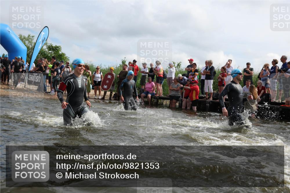 21.06.2026 - Viking Triathlon Michael Strokosch http://msf.ph/oto/9821353 21.06.2026 10:06:03 Schwimmen 91, 93, 147, 156, 173, 185, 259, 261, 273, 282, 405, 443, 498, 505, 563 meine-sportfotos.de