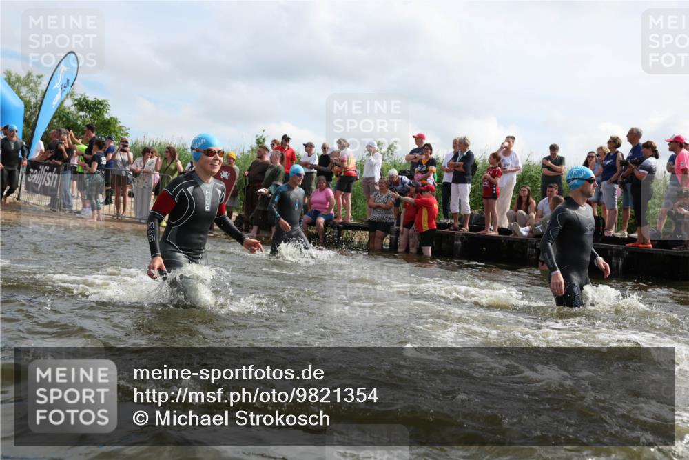 21.06.2026 - Viking Triathlon Michael Strokosch http://msf.ph/oto/9821354 21.06.2026 10:06:03 Schwimmen 91, 93, 147, 156, 173, 185, 259, 261, 273, 282, 405, 443, 498, 505, 563 meine-sportfotos.de