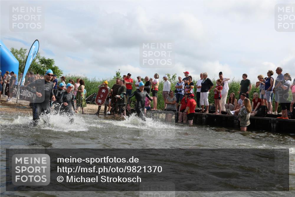 21.06.2026 - Viking Triathlon Michael Strokosch http://msf.ph/oto/9821370 21.06.2026 10:06:11 Schwimmen 41, 147, 153, 162, 173, 185, 190, 248, 273, 368, 378, 405, 479, 541, 550 meine-sportfotos.de