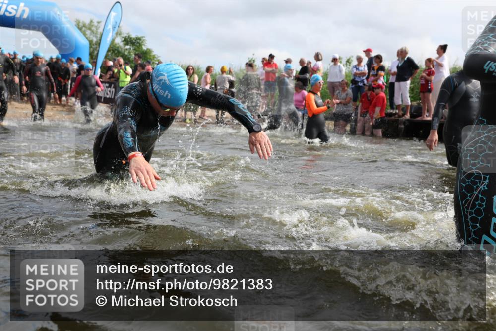 21.06.2026 - Viking Triathlon Michael Strokosch http://msf.ph/oto/9821383 21.06.2026 10:06:19 Schwimmen 41, 85, 153, 162, 184, 190, 248, 274, 312, 368, 378, 479, 489, 522, 533, 539, 541, 550, 577, 603 meine-sportfotos.de