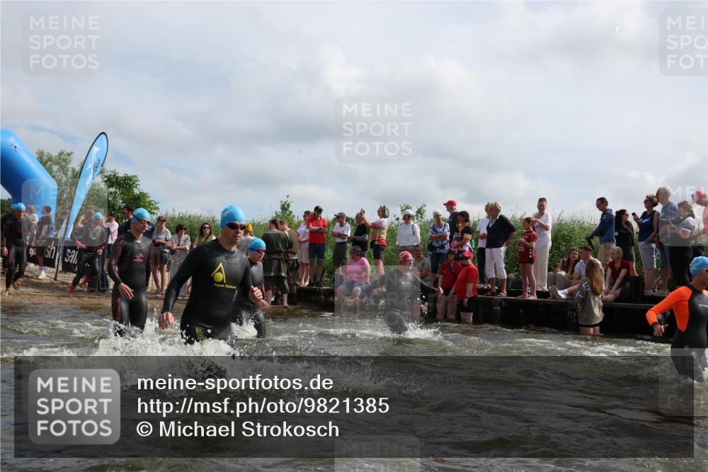 21.06.2026 - Viking Triathlon Michael Strokosch http://msf.ph/oto/9821385 21.06.2026 10:06:22 Schwimmen 41, 85, 184, 190, 248, 274, 312, 378, 489, 522, 533, 539, 550, 577, 603 meine-sportfotos.de