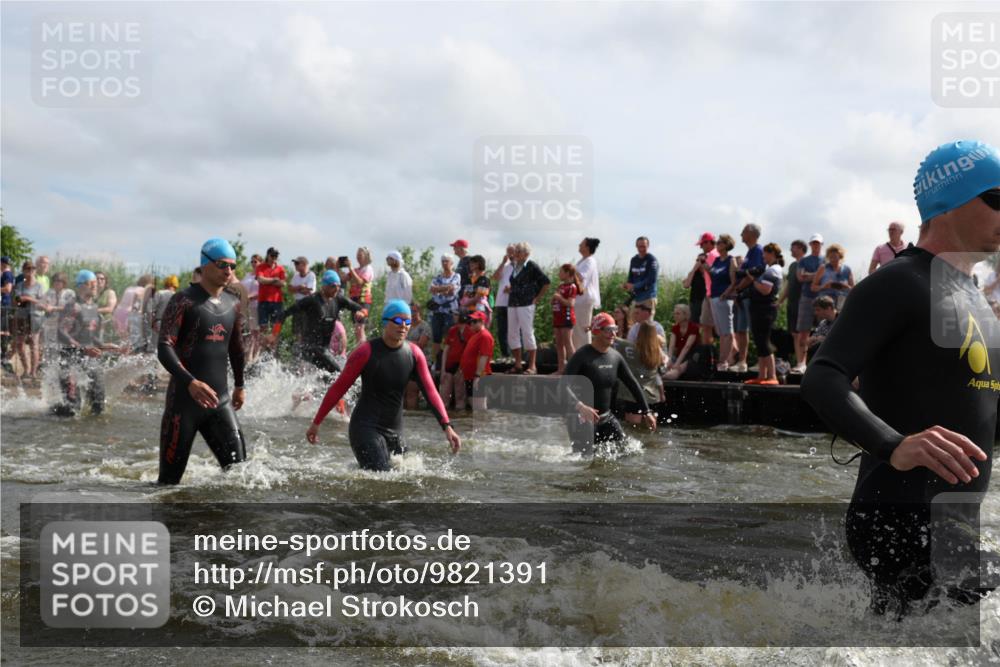 21.06.2026 - Viking Triathlon Michael Strokosch http://msf.ph/oto/9821391 21.06.2026 10:06:24 Schwimmen 56, 72, 85, 184, 188, 190, 212, 274, 312, 378, 415, 489, 522, 533, 539, 550, 577, 603 meine-sportfotos.de
