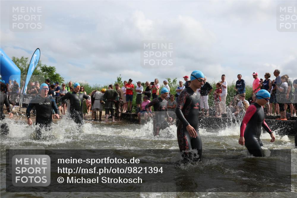 21.06.2026 - Viking Triathlon Michael Strokosch http://msf.ph/oto/9821394 21.06.2026 10:06:25 Schwimmen 56, 72, 85, 184, 188, 212, 274, 312, 415, 489, 522, 533, 539, 577, 603 meine-sportfotos.de