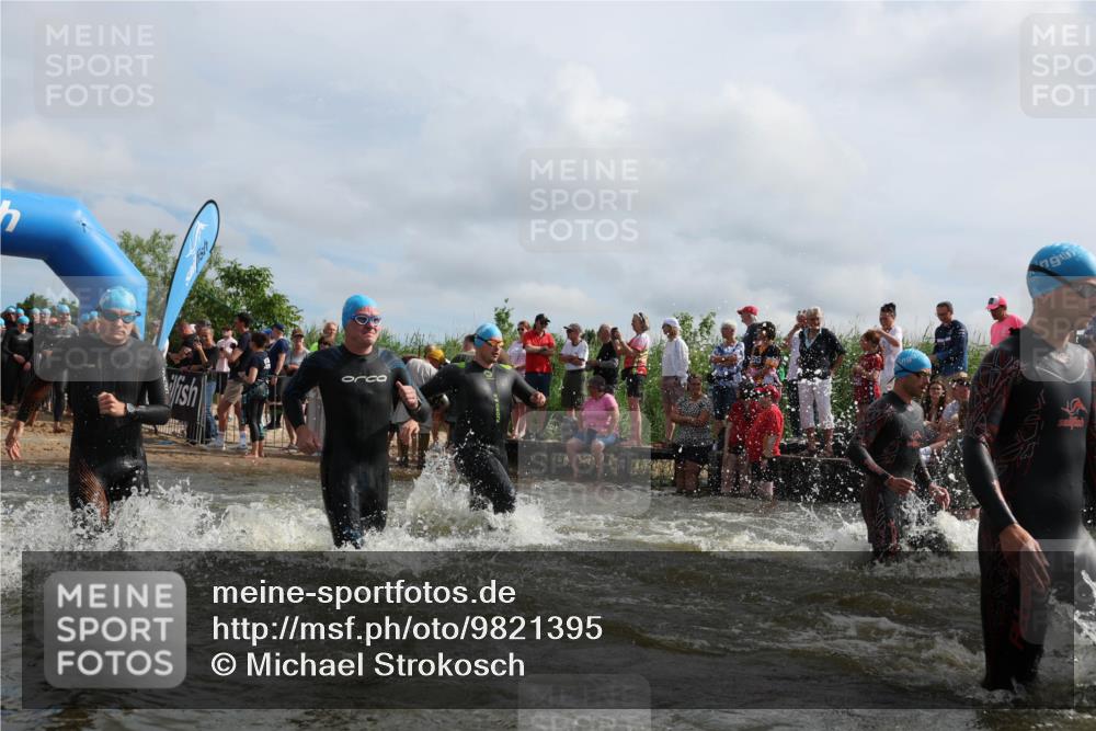 21.06.2026 - Viking Triathlon Michael Strokosch http://msf.ph/oto/9821395 21.06.2026 10:06:26 Schwimmen 56, 72, 85, 184, 188, 212, 274, 312, 415, 489, 522, 533, 539, 577, 603 meine-sportfotos.de