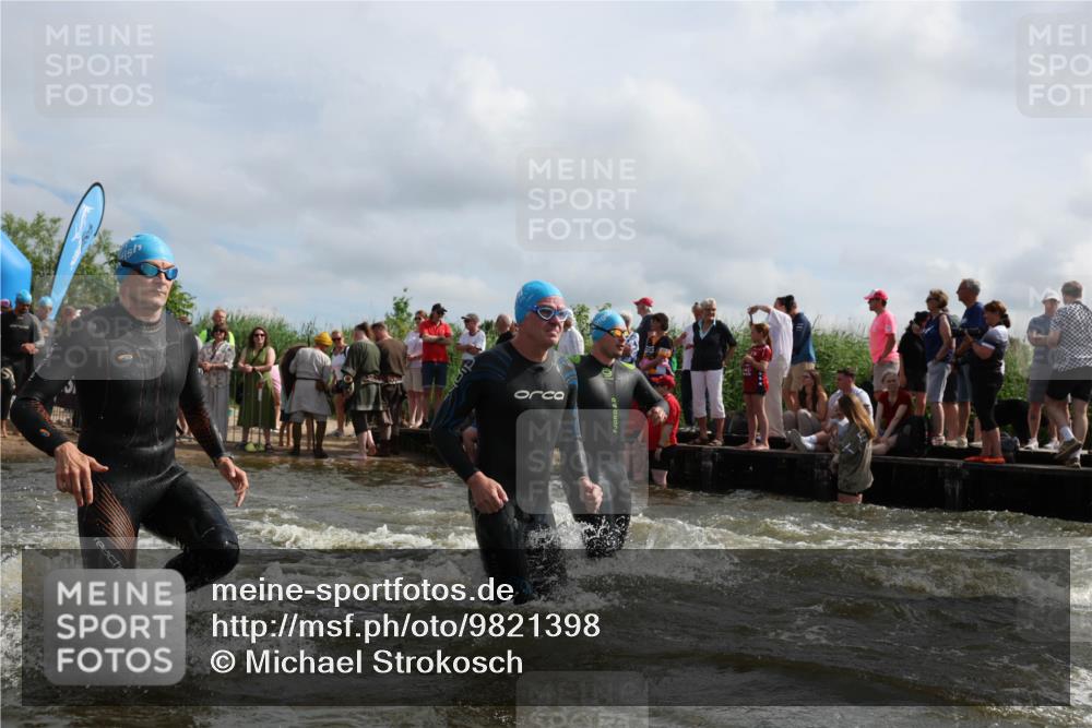 21.06.2026 - Viking Triathlon Michael Strokosch http://msf.ph/oto/9821398 21.06.2026 10:06:27 Schwimmen 56, 72, 85, 184, 188, 212, 274, 312, 415, 489, 522, 533, 539, 577, 603 meine-sportfotos.de
