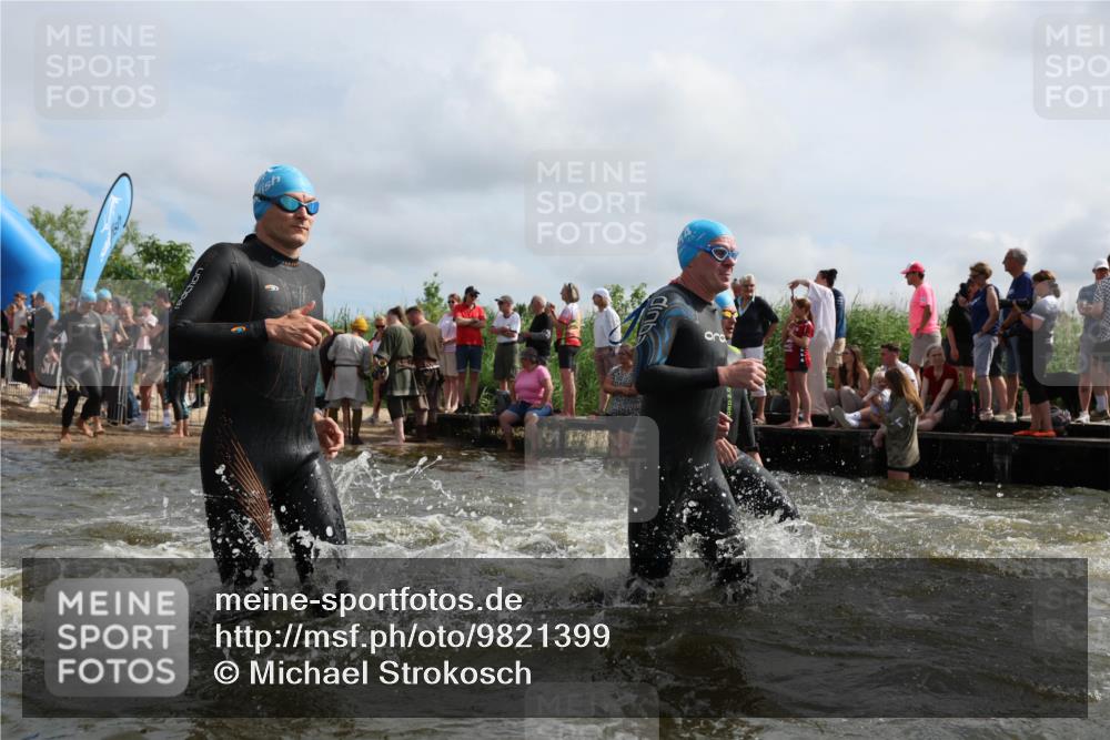 21.06.2026 - Viking Triathlon Michael Strokosch http://msf.ph/oto/9821399 21.06.2026 10:06:27 Schwimmen 56, 72, 85, 184, 188, 212, 274, 312, 415, 489, 522, 533, 539, 577, 603 meine-sportfotos.de