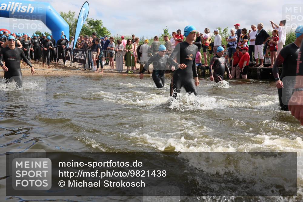 21.06.2026 - Viking Triathlon Michael Strokosch http://msf.ph/oto/9821438 21.06.2026 10:06:52 Schwimmen 54, 166, 245, 310, 429, 444, 449, 464, 495, 609, 615, 618, 638, 641, 668 meine-sportfotos.de