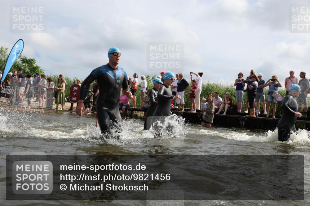 21.06.2026 - Viking Triathlon Michael Strokosch http://msf.ph/oto/9821456 21.06.2026 10:07:03 Schwimmen 37, 54, 60, 69, 94, 123, 289, 307, 314, 329, 345, 369, 449, 555, 615, 668 meine-sportfotos.de