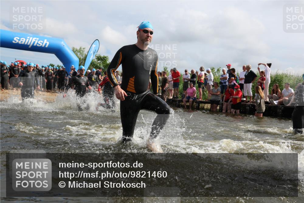 21.06.2026 - Viking Triathlon Michael Strokosch http://msf.ph/oto/9821460 21.06.2026 10:07:04 Schwimmen 37, 60, 69, 94, 123, 135, 289, 307, 314, 329, 345, 369, 470, 523, 555 meine-sportfotos.de