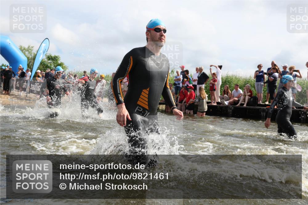 21.06.2026 - Viking Triathlon Michael Strokosch http://msf.ph/oto/9821461 21.06.2026 10:07:05 Schwimmen 37, 60, 69, 94, 123, 135, 289, 307, 314, 329, 345, 369, 470, 523, 555 meine-sportfotos.de