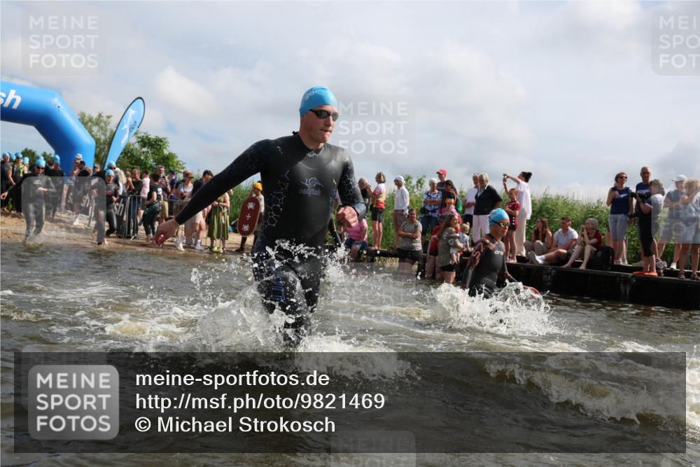 21.06.2026 - Viking Triathlon Michael Strokosch http://msf.ph/oto/9821469 21.06.2026 10:07:08 Schwimmen 37, 60, 69, 94, 116, 123, 135, 289, 307, 314, 329, 345, 369, 390, 470, 523, 555, 574, 662 meine-sportfotos.de
