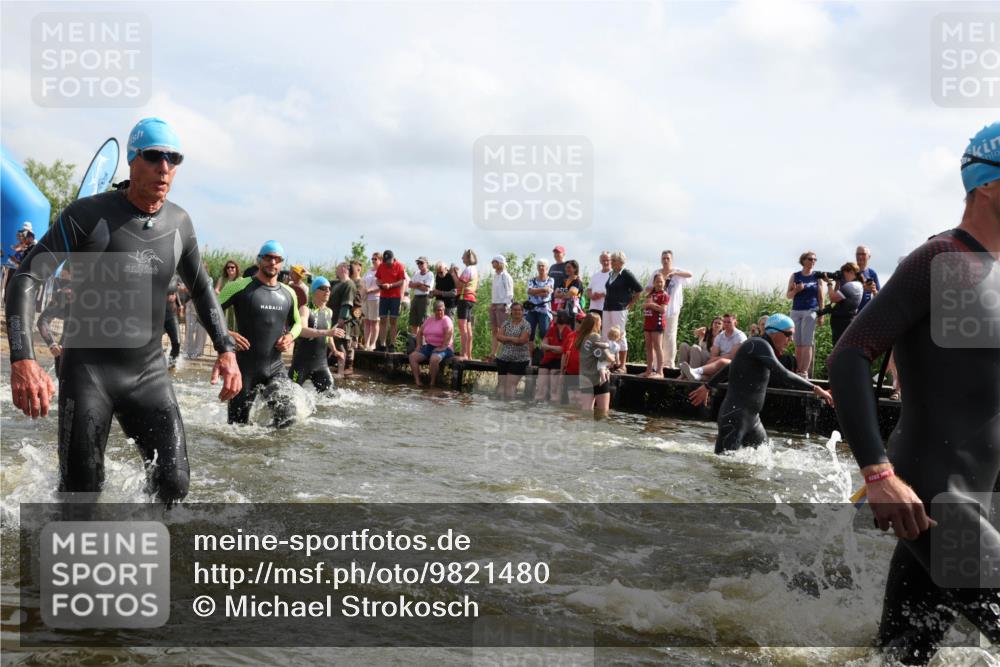 21.06.2026 - Viking Triathlon Michael Strokosch http://msf.ph/oto/9821480 21.06.2026 10:07:15 Schwimmen 115, 116, 135, 163, 209, 289, 390, 401, 469, 470, 483, 523, 555, 574, 662 meine-sportfotos.de