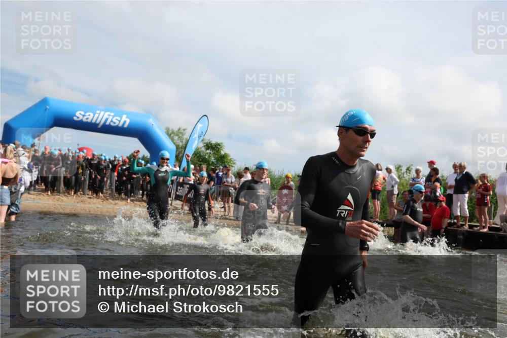 21.06.2026 - Viking Triathlon Michael Strokosch http://msf.ph/oto/9821555 21.06.2026 10:07:56 Schwimmen 57, 97, 124, 178, 217, 257, 295, 298, 388, 413, 494, 534, 622, 630, 635 meine-sportfotos.de