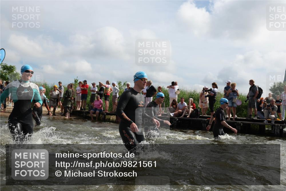 21.06.2026 - Viking Triathlon Michael Strokosch http://msf.ph/oto/9821561 21.06.2026 10:07:58 Schwimmen 57, 97, 124, 178, 217, 257, 295, 298, 388, 413, 494, 534, 622, 630, 635 meine-sportfotos.de
