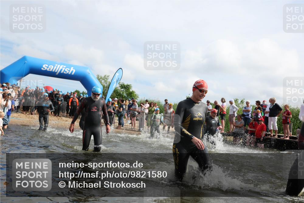 21.06.2026 - Viking Triathlon Michael Strokosch http://msf.ph/oto/9821580 21.06.2026 10:08:05 Schwimmen 57, 59, 71, 172, 178, 182, 257, 382, 424, 427, 433, 534, 607, 635, 642 meine-sportfotos.de