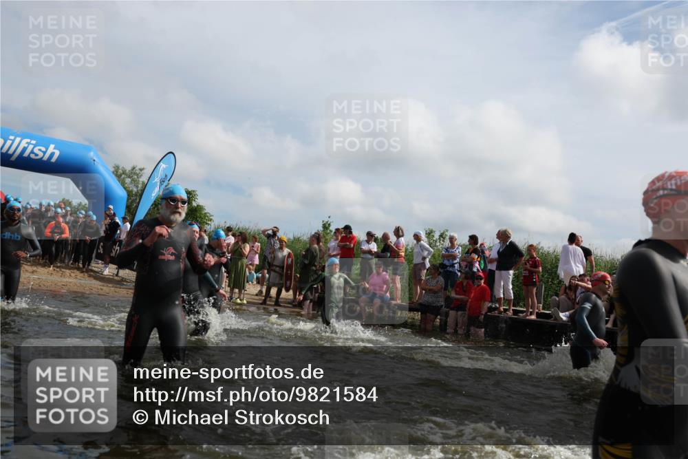 21.06.2026 - Viking Triathlon Michael Strokosch http://msf.ph/oto/9821584 21.06.2026 10:08:07 Schwimmen 57, 59, 71, 172, 178, 182, 257, 382, 424, 427, 433, 534, 607, 635, 642 meine-sportfotos.de