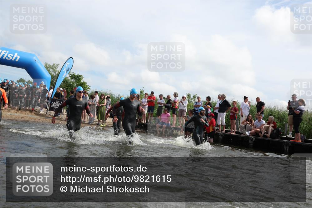 21.06.2026 - Viking Triathlon Michael Strokosch http://msf.ph/oto/9821615 21.06.2026 10:08:27 Schwimmen 48, 133, 168, 192, 222, 223, 250, 317, 354, 375, 416, 463, 564, 571, 613 meine-sportfotos.de