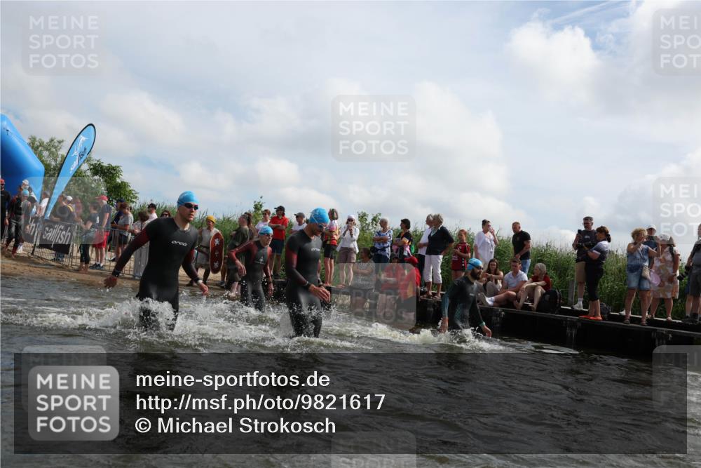 21.06.2026 - Viking Triathlon Michael Strokosch http://msf.ph/oto/9821617 21.06.2026 10:08:28 Schwimmen 48, 133, 168, 192, 222, 317, 354, 375, 571, 613 meine-sportfotos.de