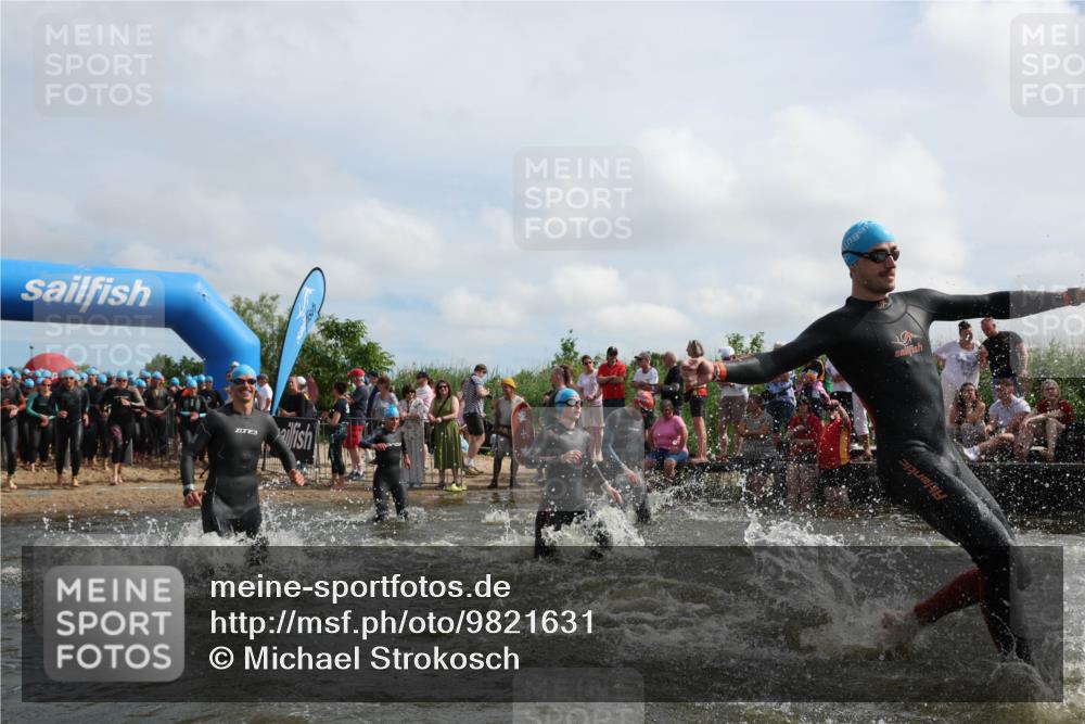 21.06.2026 - Viking Triathlon Michael Strokosch http://msf.ph/oto/9821631 21.06.2026 10:08:37 Schwimmen 48, 75, 92, 168, 203, 207, 254, 317, 322, 324, 376, 549, 571, 613, 629 meine-sportfotos.de