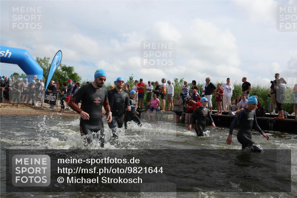 21.06.2026 - Viking Triathlon Michael Strokosch http://msf.ph/oto/9821644 21.06.2026 10:08:42 Schwimmen 75, 92, 105, 203, 207, 254, 322, 324, 365, 376, 409, 476, 549, 629, 661 meine-sportfotos.de