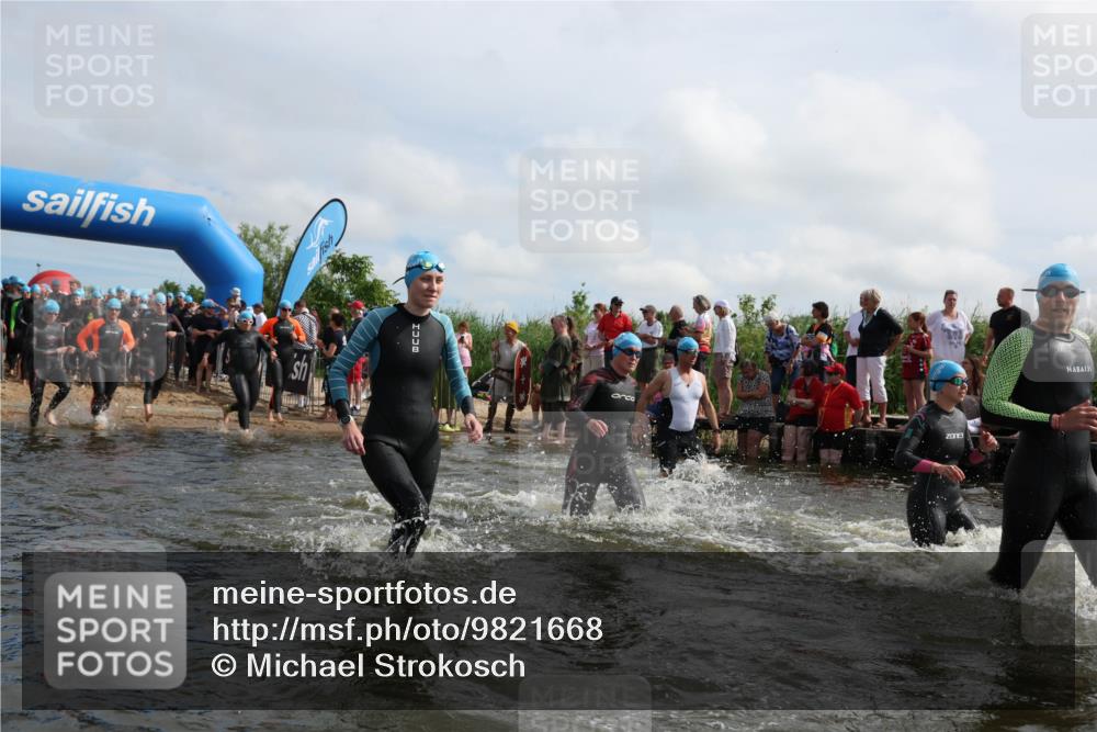 21.06.2026 - Viking Triathlon Michael Strokosch http://msf.ph/oto/9821668 21.06.2026 10:08:53 Schwimmen 40, 105, 139, 181, 196, 224, 237, 272, 344, 365, 389, 409, 476, 566, 661 meine-sportfotos.de