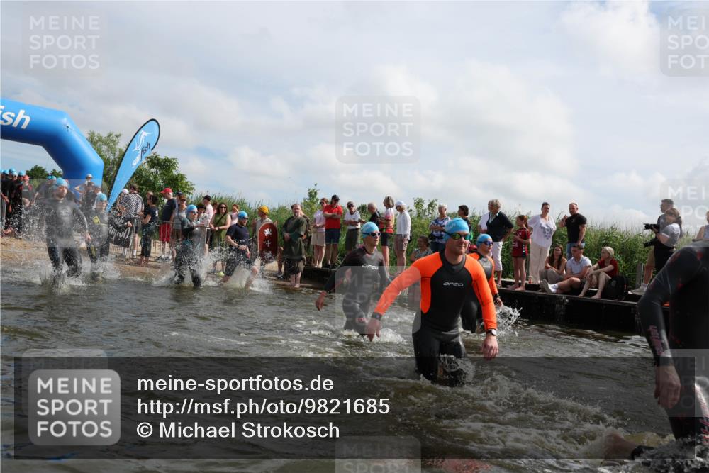 21.06.2026 - Viking Triathlon Michael Strokosch http://msf.ph/oto/9821685 21.06.2026 10:08:59 Schwimmen 40, 70, 77, 106, 139, 181, 237, 252, 344, 362, 509, 542, 566, 652 meine-sportfotos.de