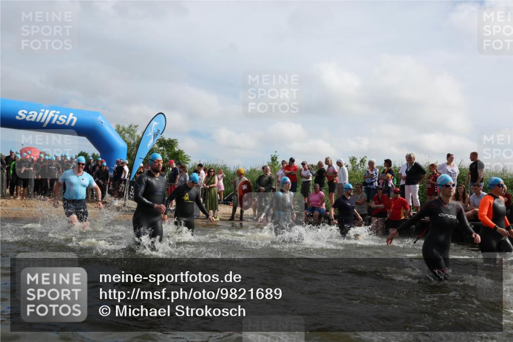 21.06.2026 - Viking Triathlon Michael Strokosch http://msf.ph/oto/9821689 21.06.2026 10:09:01 Schwimmen 40, 70, 77, 106, 139, 181, 237, 252, 344, 362, 509, 542, 631, 652 meine-sportfotos.de