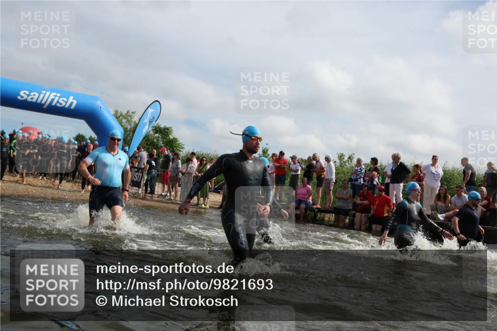 21.06.2026 - Viking Triathlon Michael Strokosch http://msf.ph/oto/9821693 21.06.2026 10:09:02 Schwimmen 40, 70, 77, 106, 139, 181, 237, 252, 344, 362, 509, 542, 631, 652 meine-sportfotos.de