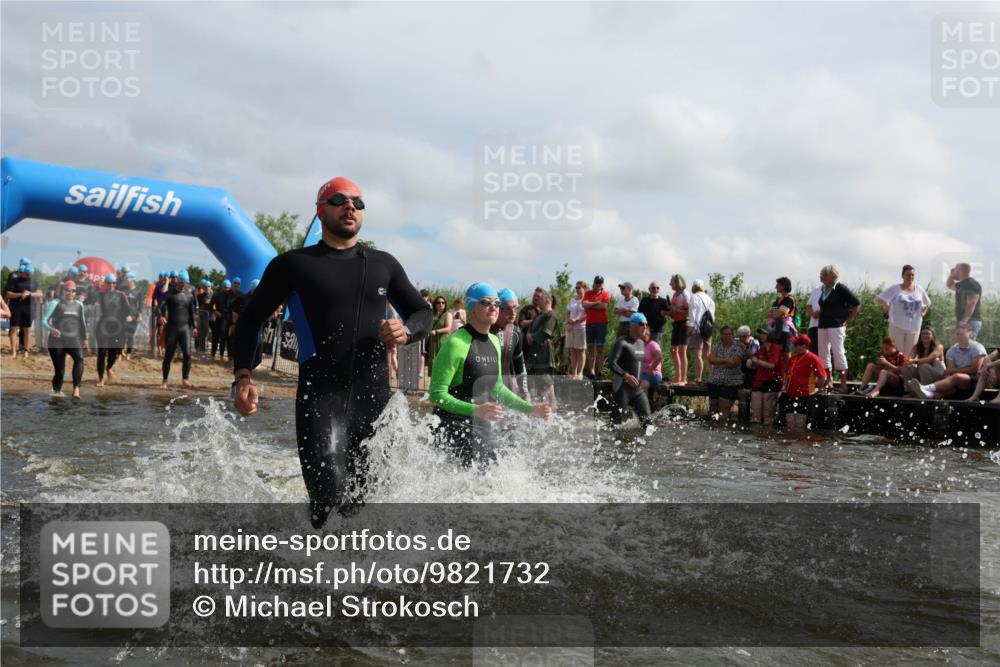 21.06.2026 - Viking Triathlon Michael Strokosch http://msf.ph/oto/9821732 21.06.2026 10:09:18 Schwimmen 127, 141, 155, 347, 385, 431, 502, 504, 529, 532, 538, 561, 639, 646, 670 meine-sportfotos.de