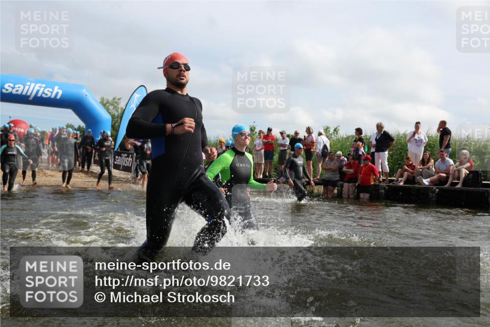 21.06.2026 - Viking Triathlon Michael Strokosch http://msf.ph/oto/9821733 21.06.2026 10:09:18 Schwimmen 127, 141, 155, 347, 385, 431, 502, 504, 529, 532, 538, 561, 639, 646, 670 meine-sportfotos.de