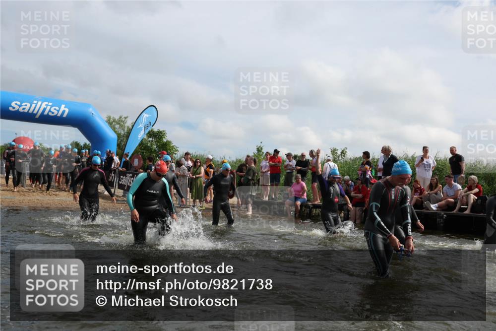 21.06.2026 - Viking Triathlon Michael Strokosch http://msf.ph/oto/9821738 21.06.2026 10:09:22 Schwimmen 52, 61, 127, 141, 309, 385, 439, 504, 512, 529, 532, 538, 561, 646, 670 meine-sportfotos.de
