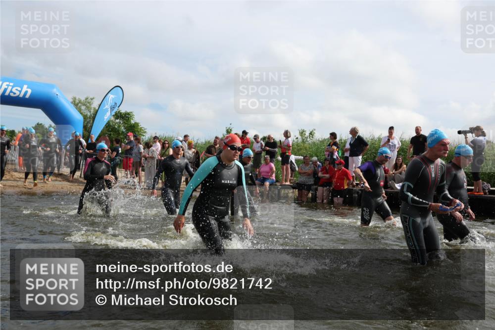 21.06.2026 - Viking Triathlon Michael Strokosch http://msf.ph/oto/9821742 21.06.2026 10:09:23 Schwimmen 52, 61, 127, 141, 309, 385, 439, 504, 512, 529, 532, 538, 561, 646, 670 meine-sportfotos.de