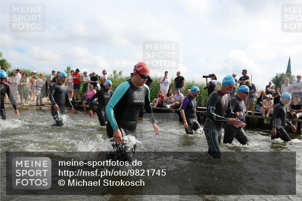 21.06.2026 - Viking Triathlon Michael Strokosch http://msf.ph/oto/9821745 21.06.2026 10:09:24 Schwimmen 52, 61, 141, 309, 439, 504, 512, 532, 538, 561, 646 meine-sportfotos.de