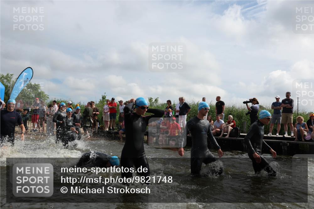 21.06.2026 - Viking Triathlon Michael Strokosch http://msf.ph/oto/9821748 21.06.2026 10:09:26 Schwimmen 52, 61, 141, 174, 305, 309, 357, 417, 439, 512, 532, 538, 557, 561, 646 meine-sportfotos.de