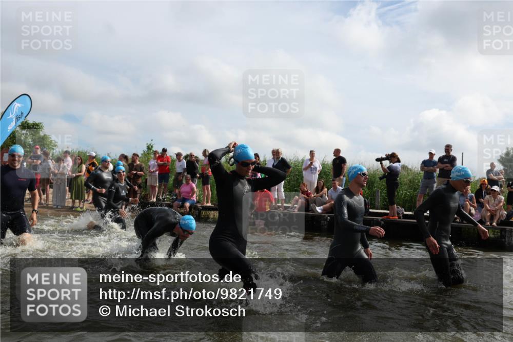 21.06.2026 - Viking Triathlon Michael Strokosch http://msf.ph/oto/9821749 21.06.2026 10:09:26 Schwimmen 52, 61, 141, 174, 305, 309, 357, 417, 439, 512, 532, 538, 557, 561, 646 meine-sportfotos.de