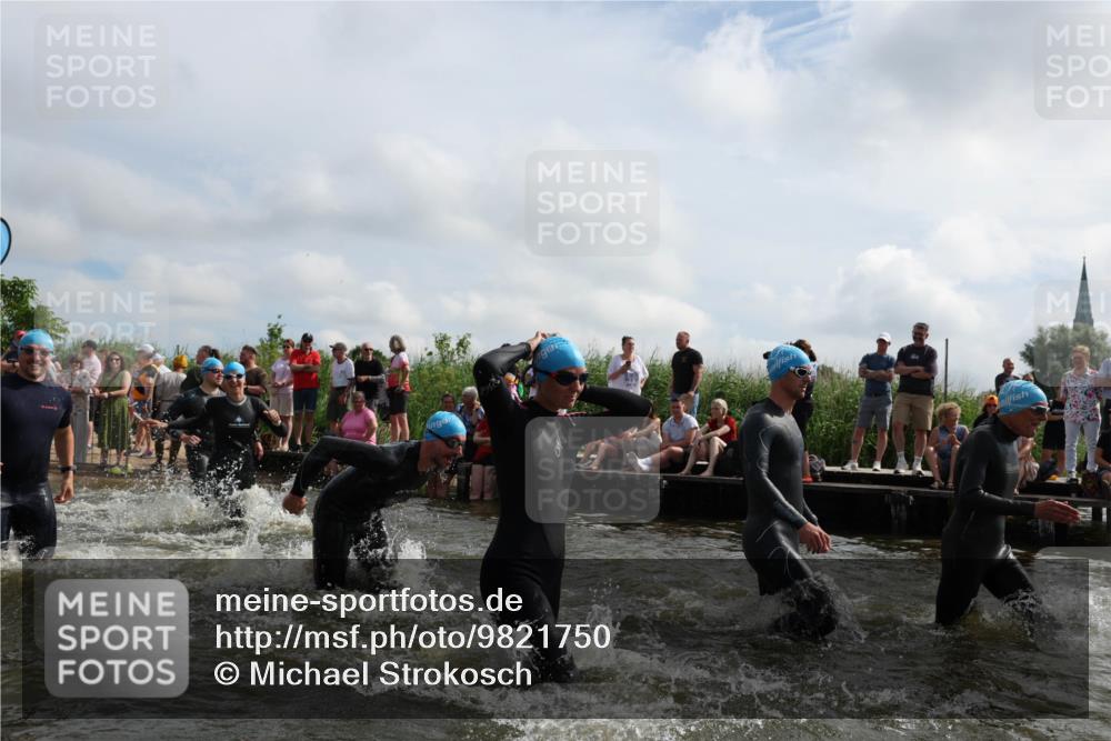 21.06.2026 - Viking Triathlon Michael Strokosch http://msf.ph/oto/9821750 21.06.2026 10:09:27 Schwimmen 52, 61, 141, 174, 305, 309, 357, 417, 439, 512, 532, 538, 557, 561, 646 meine-sportfotos.de