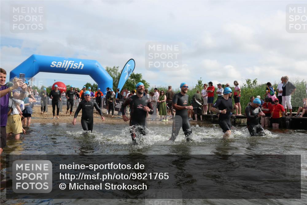 21.06.2026 - Viking Triathlon Michael Strokosch http://msf.ph/oto/9821765 21.06.2026 10:09:33 Schwimmen 52, 61, 117, 174, 244, 264, 305, 309, 357, 379, 417, 439, 491, 512, 515, 557 meine-sportfotos.de