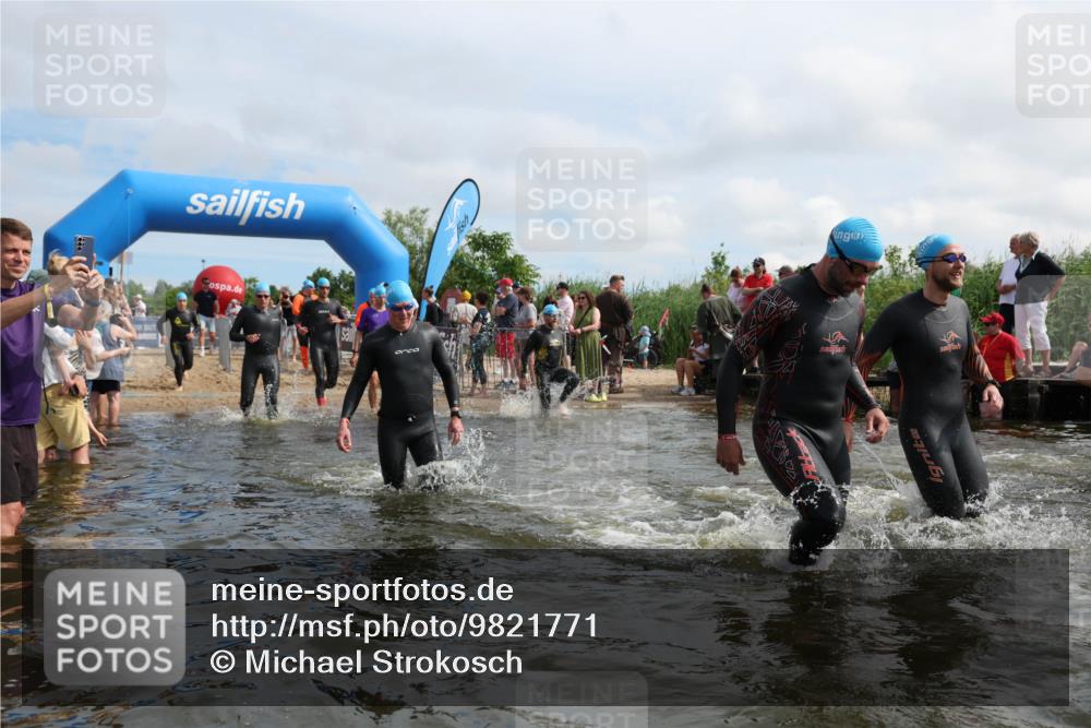 21.06.2026 - Viking Triathlon Michael Strokosch http://msf.ph/oto/9821771 21.06.2026 10:09:35 Schwimmen 39, 117, 174, 244, 264, 305, 357, 379, 417, 491, 515, 557 meine-sportfotos.de