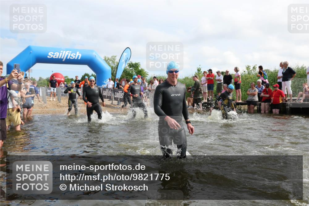 21.06.2026 - Viking Triathlon Michael Strokosch http://msf.ph/oto/9821775 21.06.2026 10:09:36 Schwimmen 39, 117, 174, 244, 264, 305, 357, 379, 417, 491, 515, 557 meine-sportfotos.de