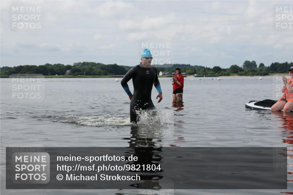 21.06.2026 - Viking Triathlon Michael Strokosch http://msf.ph/oto/9821804 21.06.2026 10:24:24 Schwimmen 517 meine-sportfotos.de