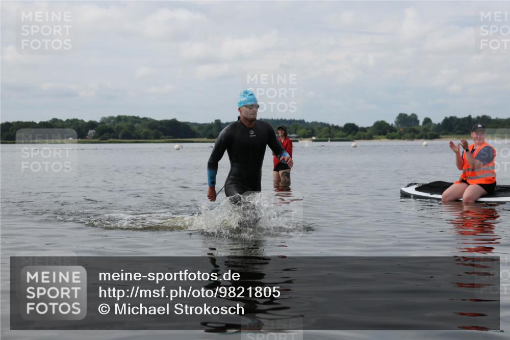 21.06.2026 - Viking Triathlon Michael Strokosch http://msf.ph/oto/9821805 21.06.2026 10:24:24 Schwimmen 517 meine-sportfotos.de