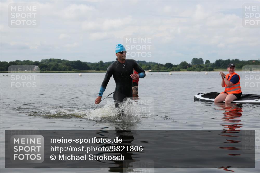 21.06.2026 - Viking Triathlon Michael Strokosch http://msf.ph/oto/9821806 21.06.2026 10:24:24 Schwimmen 517 meine-sportfotos.de