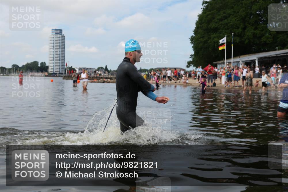 21.06.2026 - Viking Triathlon Michael Strokosch http://msf.ph/oto/9821821 21.06.2026 10:24:29 Schwimmen 517 meine-sportfotos.de