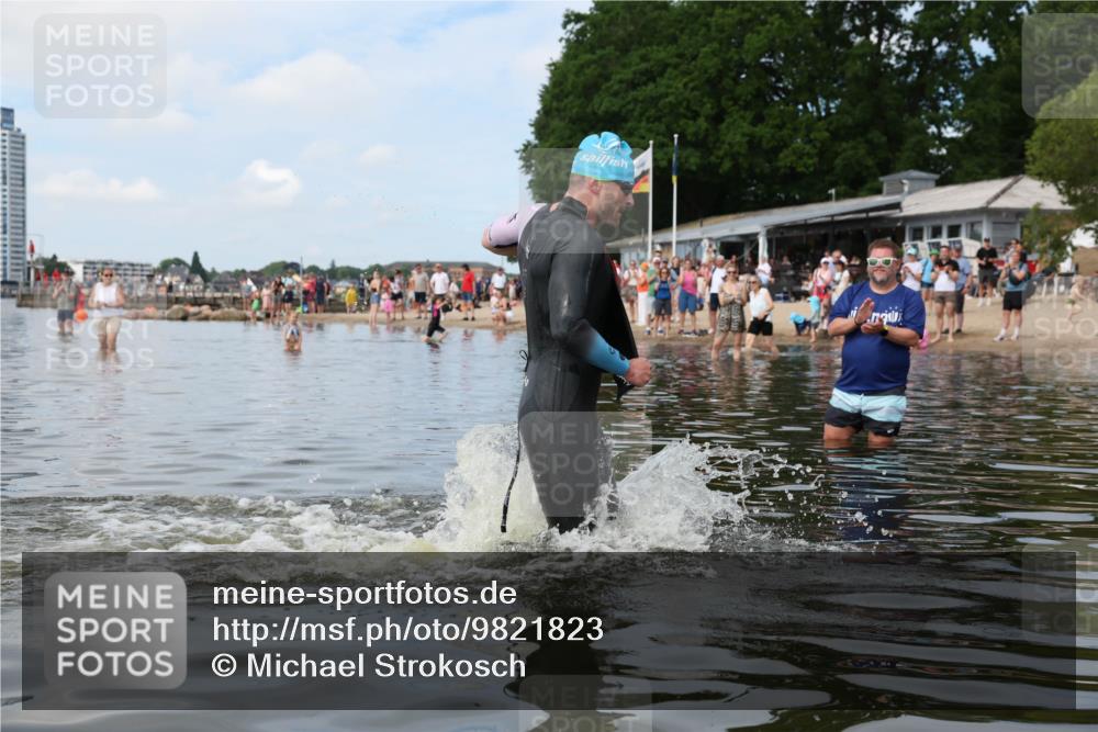 21.06.2026 - Viking Triathlon Michael Strokosch http://msf.ph/oto/9821823 21.06.2026 10:24:29 Schwimmen 517 meine-sportfotos.de